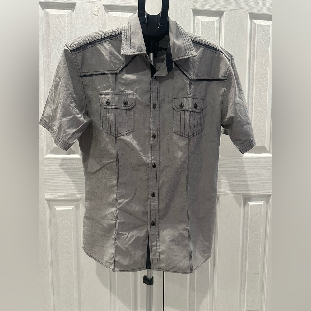 FRANKY MAX
Stylish Men's Short Sleeve Button Down Shirt